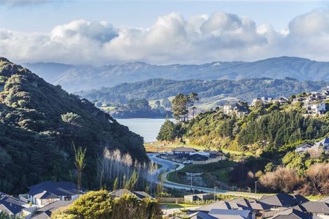 Photo of property in 22 Shackle Lane, Whitby, Porirua, 5024