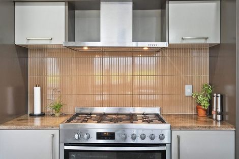 Photo of property in 8 Cuthill Close, Albany, Auckland, 0632