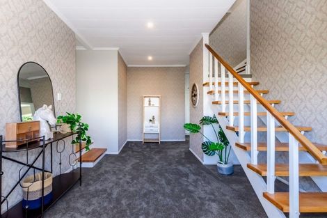 Photo of property in 1 Hadfield Place, Paraparaumu Beach, Paraparaumu, 5032