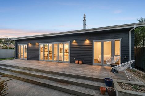 Photo of property in 14 Whitfield Street, Sumner, Christchurch, 8081