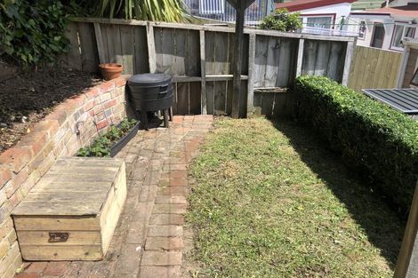 Photo of property in 9 Royal Street, Berhampore, Wellington, 6023