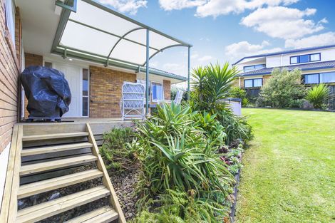 Photo of property in 62 Garton Drive, Massey, Auckland, 0614