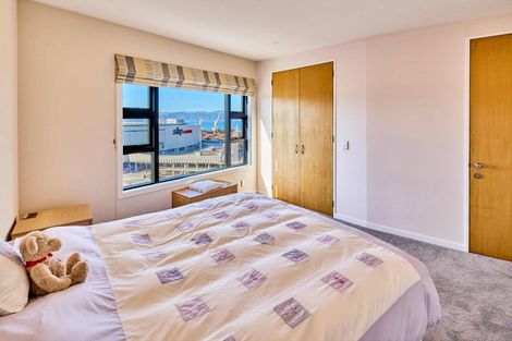 Photo of property in Endeavour Apartments, 125u3 Thorndon Quay, Pipitea, Wellington, 6011