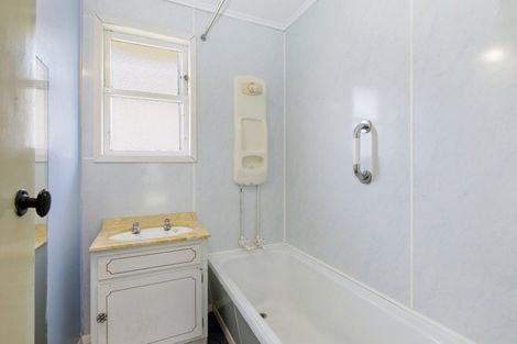 Photo of property in 1/289 Naenae Road, Naenae, Lower Hutt, 5011