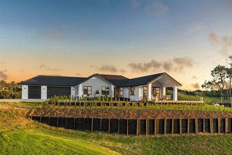 Photo of property in 857 Wainui Road, Wainui, Silverdale, 0994