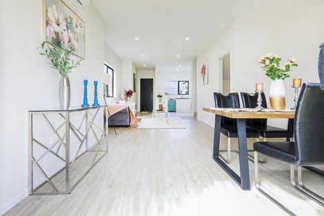 Photo of property in 39a Crestview Rise, Papakura, 2110