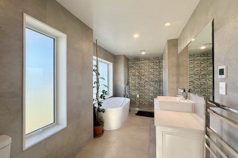 Photo of property in 42 Takurua Terrace, Orewa, 0931