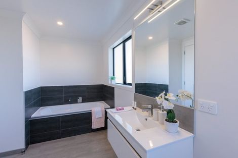 Photo of property in 12 Atherton Terrace, Churton Park, Wellington, 6037