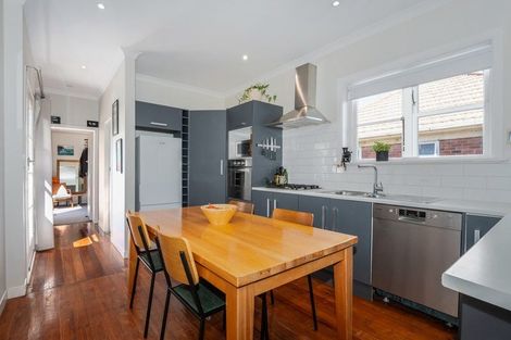 Photo of property in 544 Broadway, Strathmore Park, Wellington, 6022