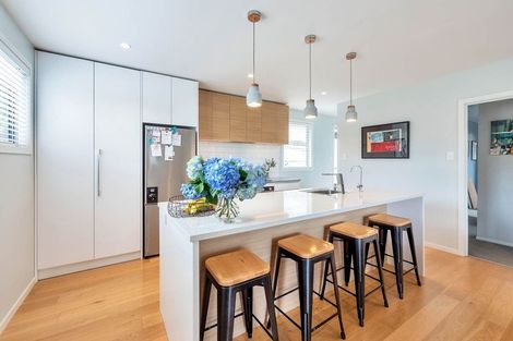 Photo of property in 9 Wharf Road, Te Atatu Peninsula, Auckland, 0610
