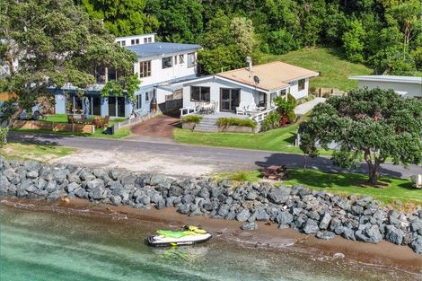 Photo of property in 12 Matakatia Parade, Matakatia, Whangaparaoa, 0930