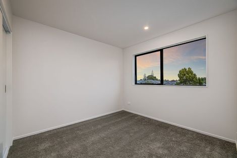Photo of property in 1/17 Kingdale Road, Henderson, Auckland, 0610