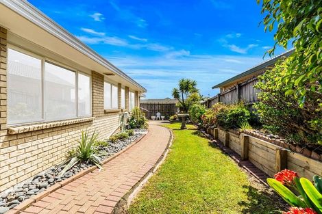 Photo of property in 93 Westerham Drive, Dannemora, Auckland, 2016