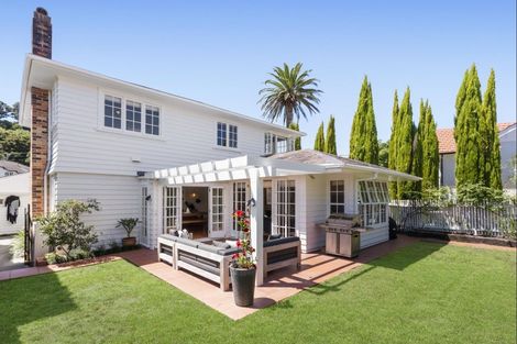 Photo of property in 28 Jubilee Avenue, Devonport, Auckland, 0624