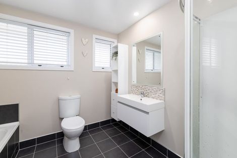 Photo of property in 10 Karnak Crescent, Russley, Christchurch, 8042