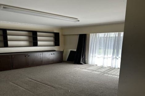 Photo of property in 12 Halberg Street, Papakura, 2110