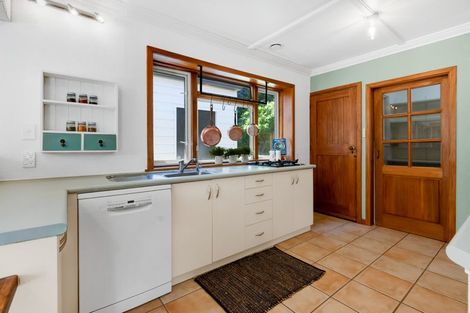 Photo of property in 21a Bracken Street, New Plymouth, 4310