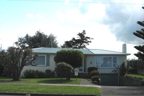 Photo of property in 43 Manuka Street, Castlecliff, Whanganui, 4501