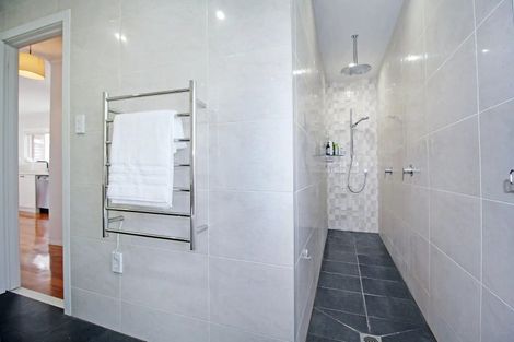 Photo of property in 24 Pooley Street, Pakuranga Heights, Auckland, 2010