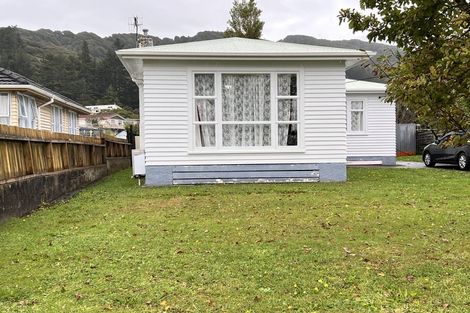 Photo of property in 7 Hay Street, Wainuiomata, Lower Hutt, 5014