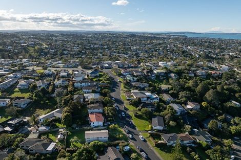 Photo of property in 11 Barker Rise, Northcross, Auckland, 0632