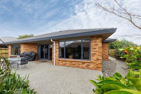 Photo of property in 63 Peter Hall Drive, Kelvin Grove, Palmerston North, 4414
