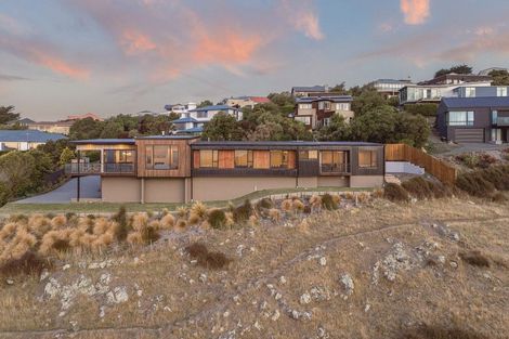 Photo of property in 4 Plains View, Mount Pleasant, Christchurch, 8081