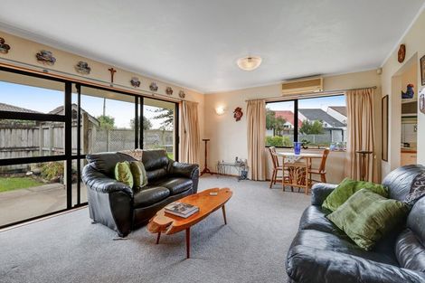 Photo of property in 5 Pengelly Place, Parakai, 0830