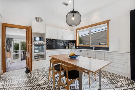 Photo of property in 50 Overtoun Terrace, Hataitai, Wellington, 6021