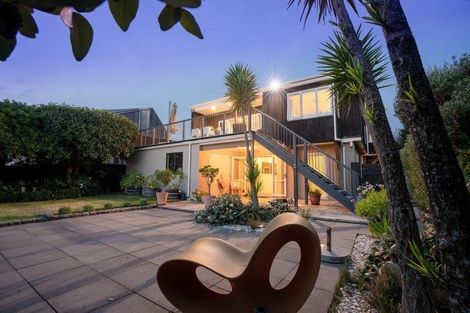 Photo of property in 6 Waiheke Street, Waikanae Beach, Waikanae, 5036