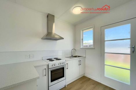 Photo of property in 4 Simons Street, Moturoa, New Plymouth, 4310