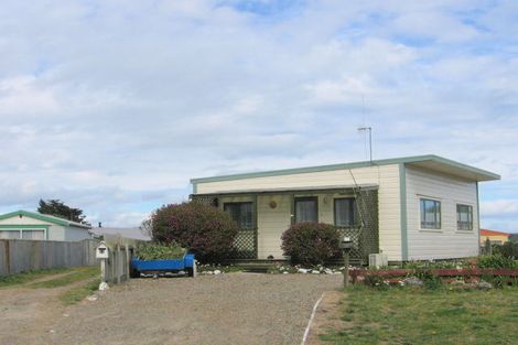 Photo of property in 12 Hennessy Street East, Foxton Beach, Foxton, 4815