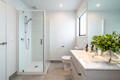 Photo of property in 5c Nea Place, Hillcrest, Auckland, 0627