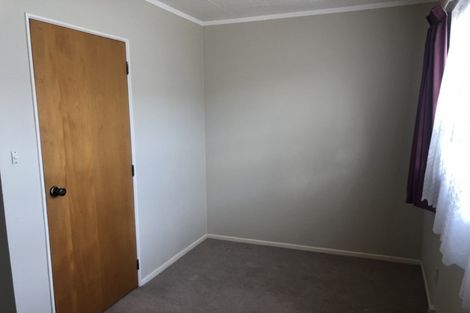 Photo of property in 1/6 Hoyle Place, New Plymouth, 4310