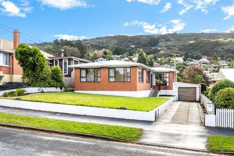 Photo of property in 111 Centennial Avenue, Helensburgh, Dunedin, 9010