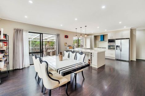 Photo of property in 43 South Kensington Way, Henderson, Auckland, 0612