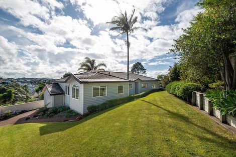 Photo of property in 7 Bushglen Court, Browns Bay, Auckland, 0630
