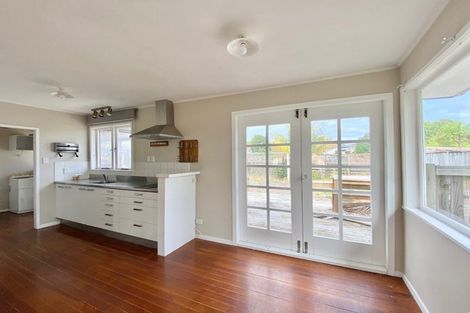 Photo of property in 32 Cardiff Road, Pakuranga, Auckland, 2010