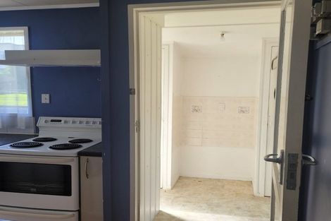 Photo of property in 15 Craigbank Avenue, New Lynn, Auckland, 0600