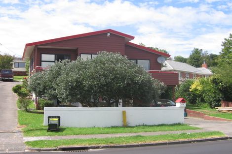 Photo of property in 2/17 College Road, Northcote, Auckland, 0627