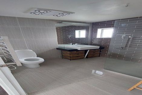 Photo of property in 1/46 Chippendale Crescent, Birkdale, Auckland, 0626