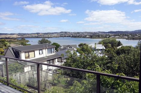 Photo of property in 35 Moffat Road, Red Beach, 0932