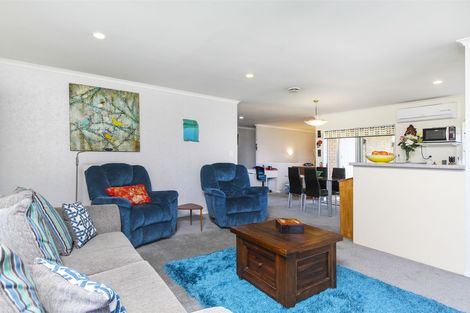 Photo of property in 62 Garton Drive, Massey, Auckland, 0614
