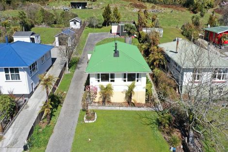 Photo of property in 19 Main Road, Harihari, 7884