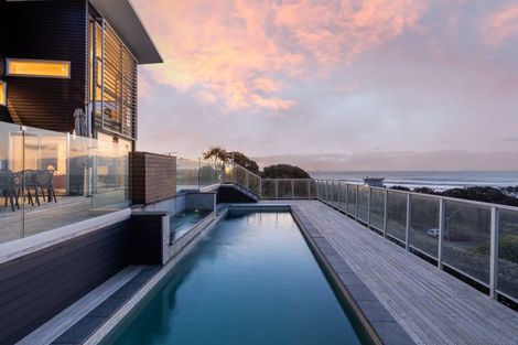 Photo of property in Fitzroy Beach Holiday Park, 1a Beach Street, Fitzroy, New Plymouth, 4312
