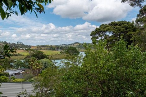 Photo of property in 9 Poplar Road, Stanmore Bay, Whangaparaoa, 0932