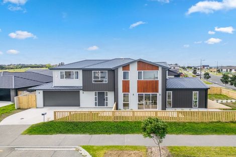 Photo of property in 1 Ritetai Street, Clarks Beach, 2122