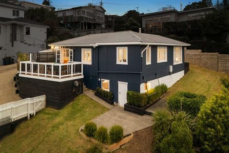 Photo of property in 101 Island Bay Road, Beach Haven, Auckland, 0626