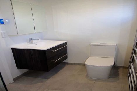 Photo of property in 72b Aikmans Road, Merivale, Christchurch, 8014