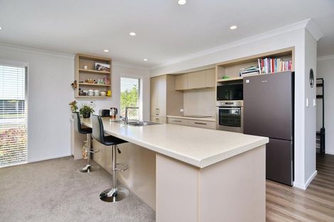 Photo of property in 7 Walnut Way, Rangiora, 7400